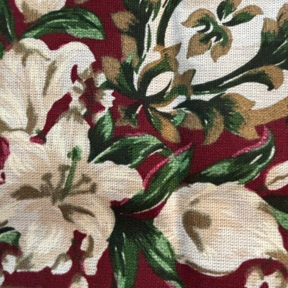 Retro 1980’s cloth napkins set of 4 in burgundy red & white lily brocade finish - Picture 5 of 7